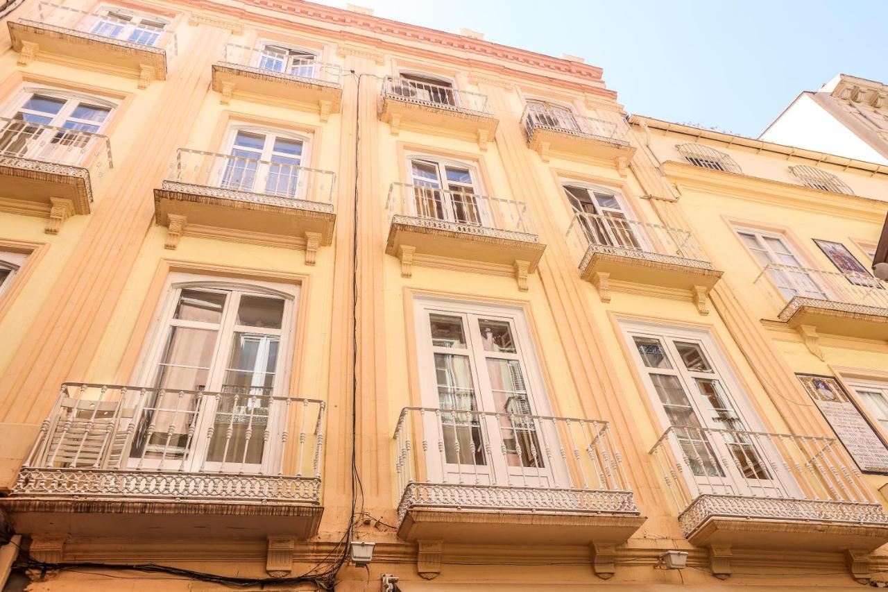 Apartamentos Catedral Malaga Exterior photo