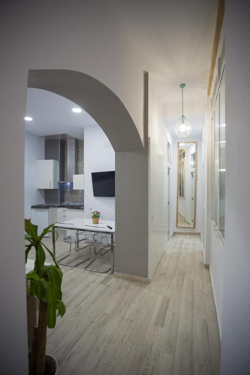 Apartamentos Catedral Malaga Exterior photo